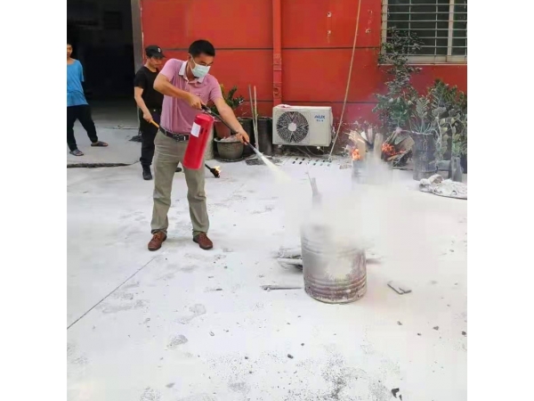 消防演习,得人精工全员参与,将安全落到细节执行