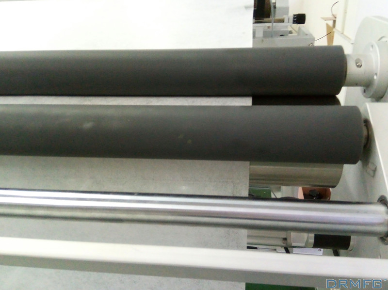 得人精密滚筒、电极板、激光设备零件,陶瓷压轮、深圳分切刀、定制极耳切刀、不锈钢包胶滚筒等核心精密配件